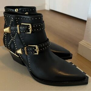 Like new! Dolce Vita Ronnie ankle boots. color Black leather. Size 6.5 women’s